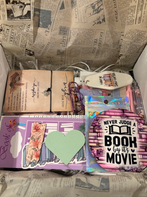 Book Lovers Bundle – A Cozy Treat for Every Reader